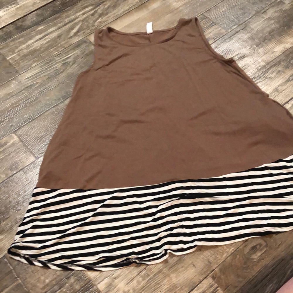 Zenana tank. Size large.